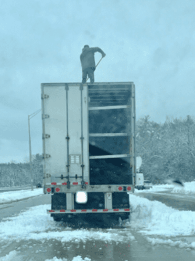 How to Remove Snow without Scratching your Truck